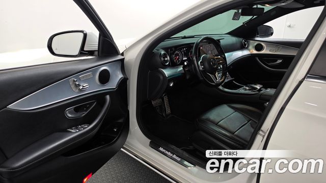 Mercedes-Benz E-Class 2020 — photo 13