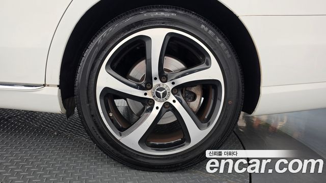 Mercedes-Benz E-Class 2020 — photo 7