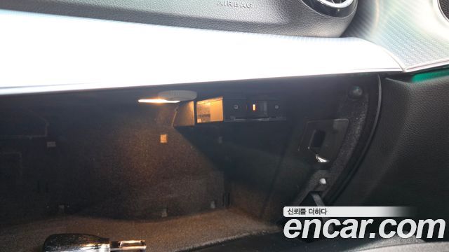 Mercedes-Benz E-Class 2020 — photo 32