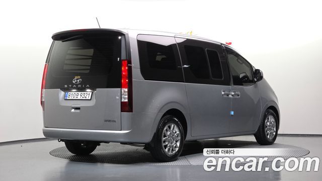 Hyundai Staria 2024 — photo 2