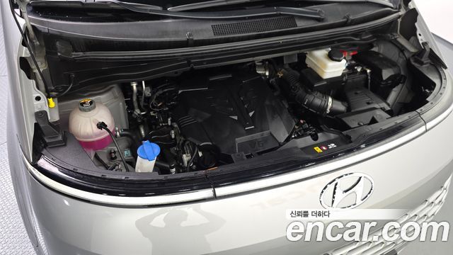 Hyundai Staria 2024 — photo 6