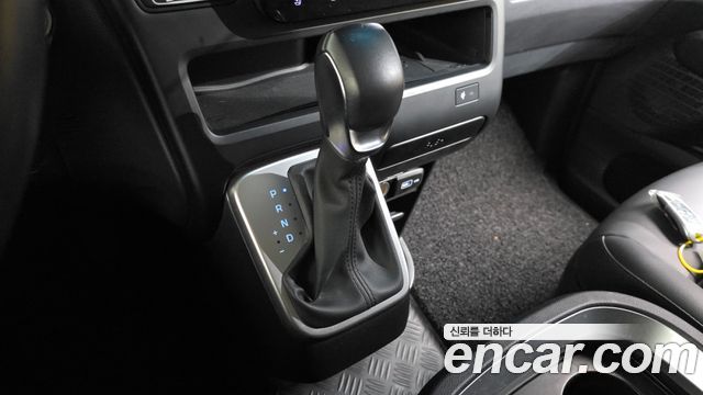 Hyundai Staria 2024 — photo 12