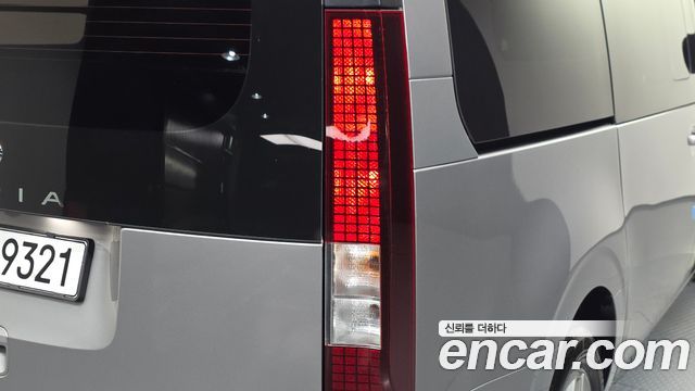 Hyundai Staria 2024 — photo 9
