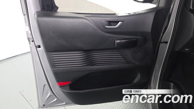 Hyundai Staria 2024 — photo 14