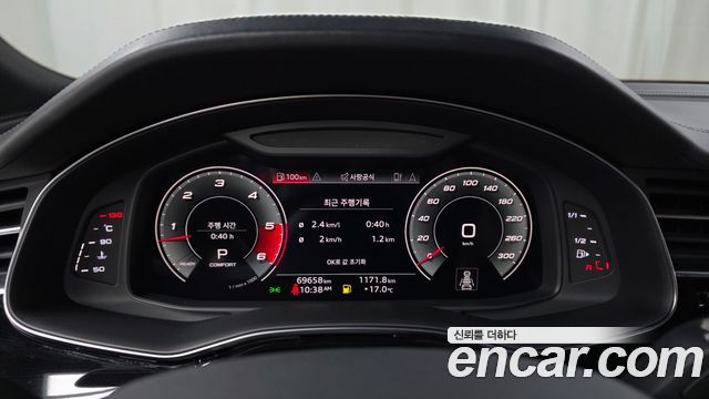 Audi Q8 2021 — photo 11