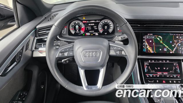 Audi Q8 2021 — photo 20