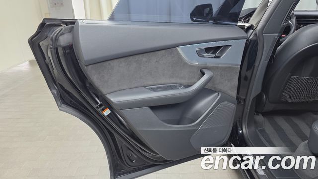 Audi Q8 2021 — photo 15