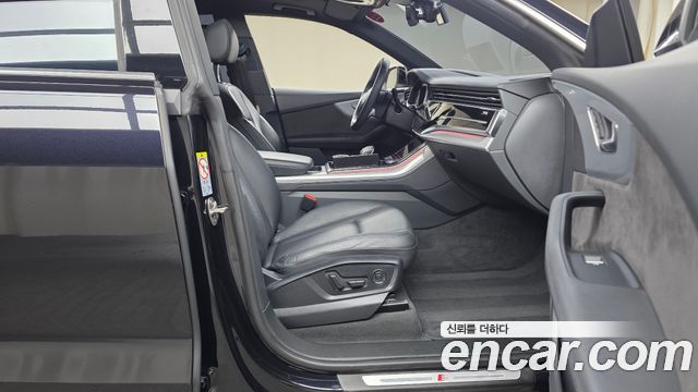 Audi Q8 2021 — photo 16