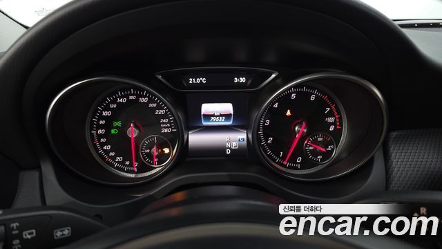Mercedes-Benz GLA-Class 2018 — photo 11