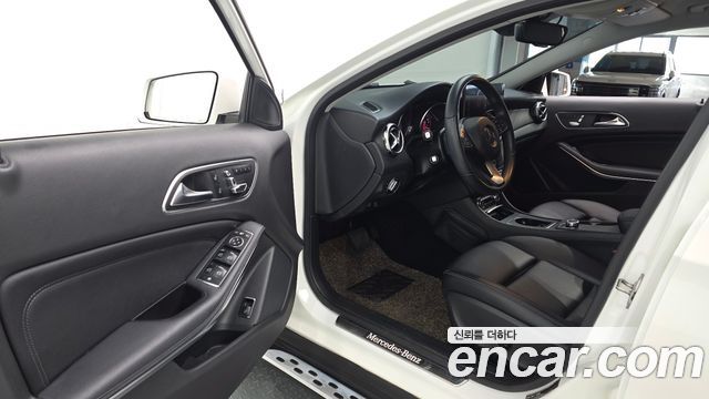 Mercedes-Benz GLA-Class 2018 — photo 13