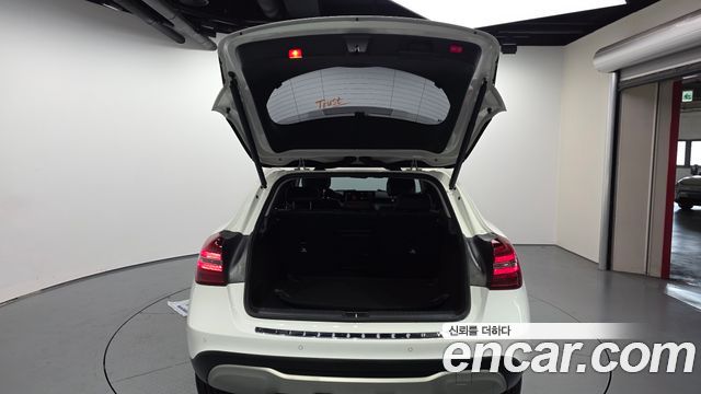 Mercedes-Benz GLA-Class 2018 — photo 26