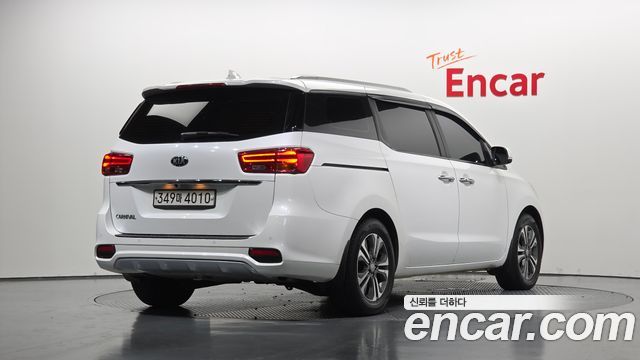 Kia Canival 2019 — photo 2