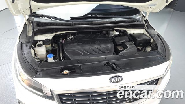 Kia Canival 2019 — photo 6