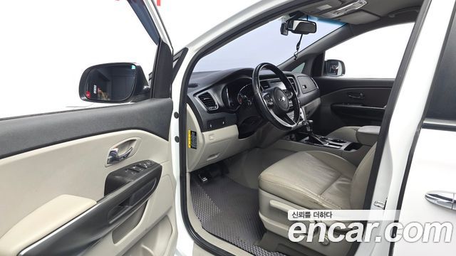 Kia Canival 2019 — photo 13
