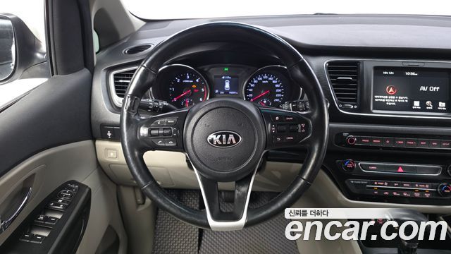 Kia Canival 2019 — photo 19