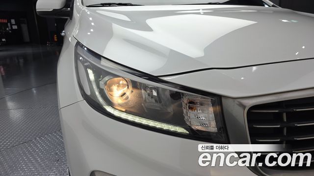 Kia Canival 2019 — photo 8