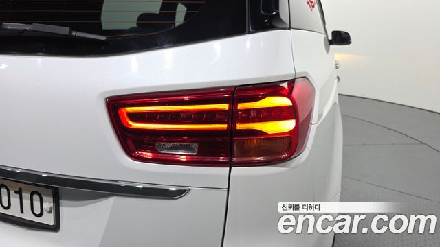 Kia Canival 2019 — photo 9