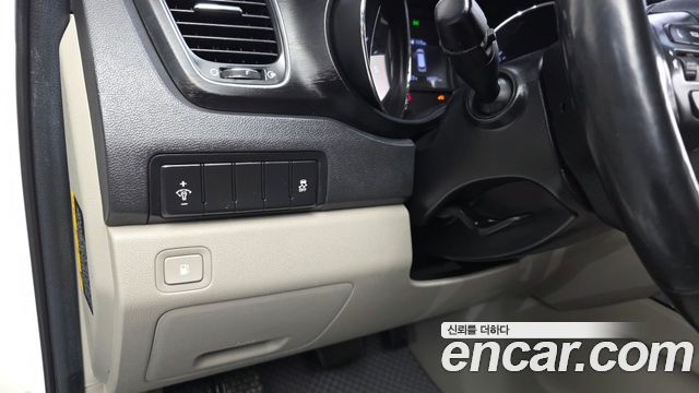 Kia Canival 2019 — photo 30