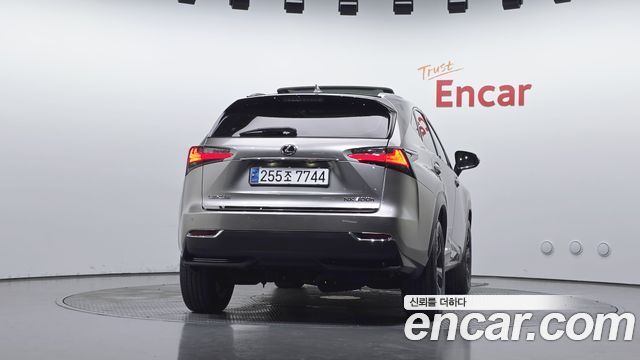 Lexus NX 2017 — photo 4