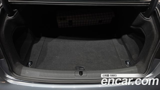 Audi A4 2016 — photo 20