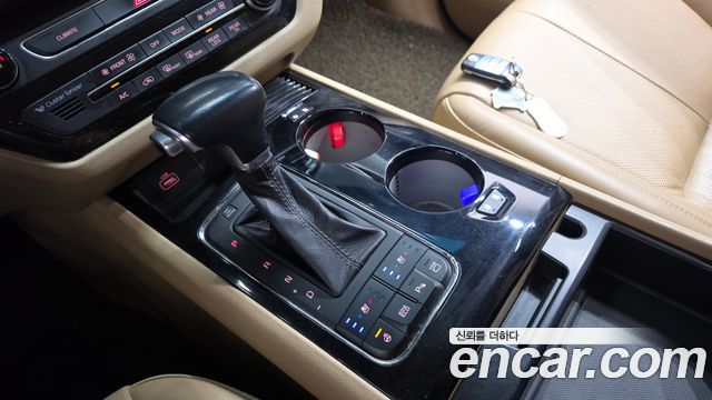 Kia Canival 2017 — photo 12