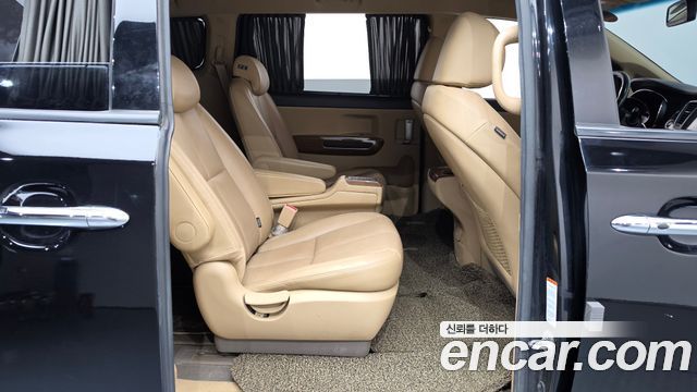 Kia Canival 2017 — photo 17