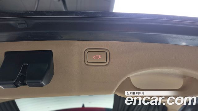 Kia Canival 2017 — photo 21