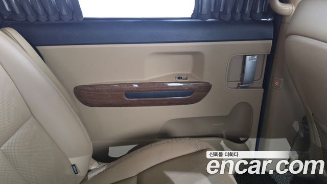 Kia Canival 2017 — photo 15