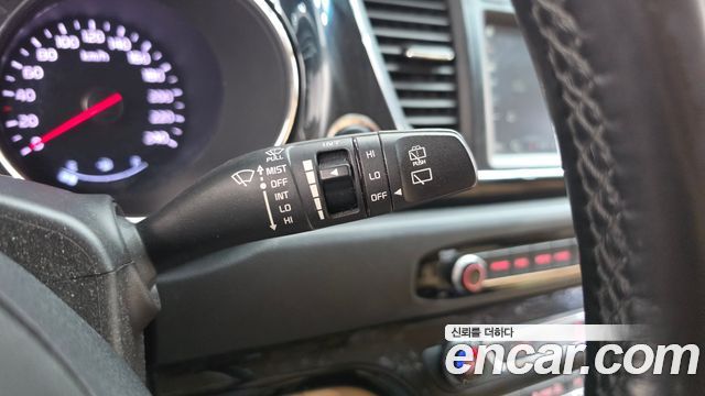 Kia Canival 2017 — photo 27