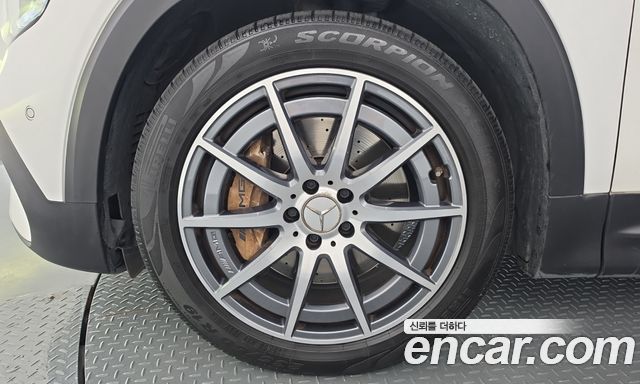 Mercedes-Benz GLB-Class 2021 — photo 5