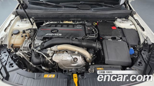 Mercedes-Benz GLB-Class 2021 — photo 6