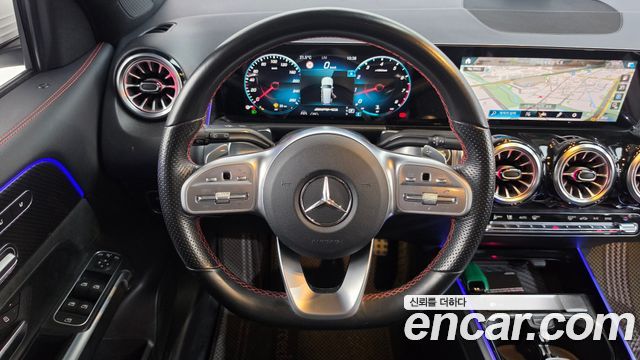 Mercedes-Benz GLB-Class 2021 — photo 19