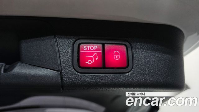 Mercedes-Benz GLB-Class 2021 — photo 23