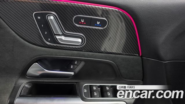 Mercedes-Benz GLB-Class 2021 — photo 29