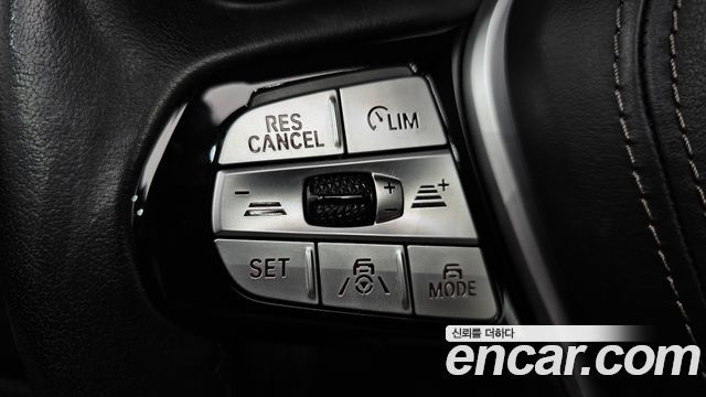 BMW 5-Series 2021 — photo 17