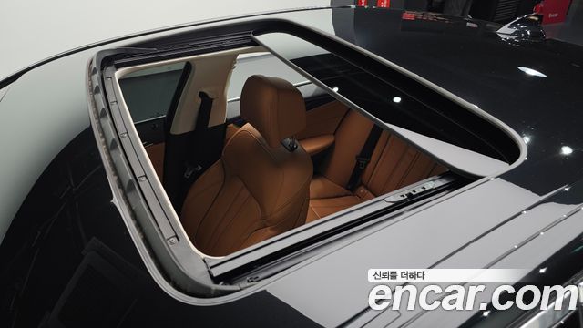 BMW 5-Series 2021 — photo 19