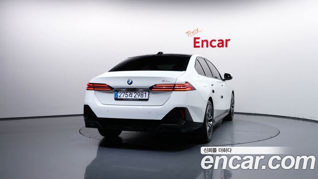 BMW 5-Series 2025 — photo 4