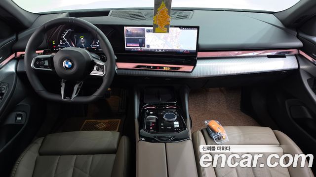 BMW 5-Series 2025 — photo 10