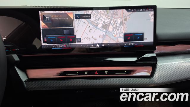 BMW 5-Series 2025 — photo 18