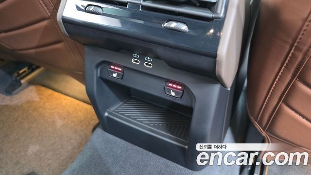 BMW 5-Series 2025 — photo 23