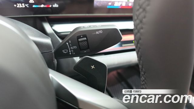 BMW 5-Series 2025 — photo 27