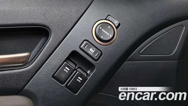 Hyundai Genesis 2014 — photo 26