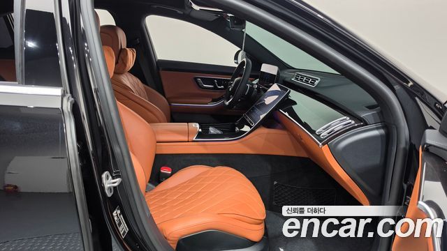 Mercedes-Benz S-Class 2023 — photo 16