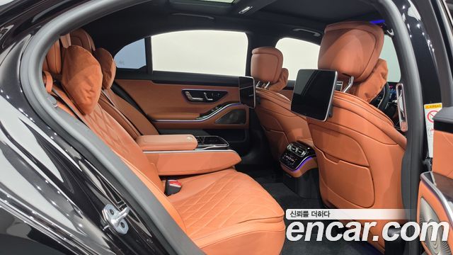 Mercedes-Benz S-Class 2023 — photo 28