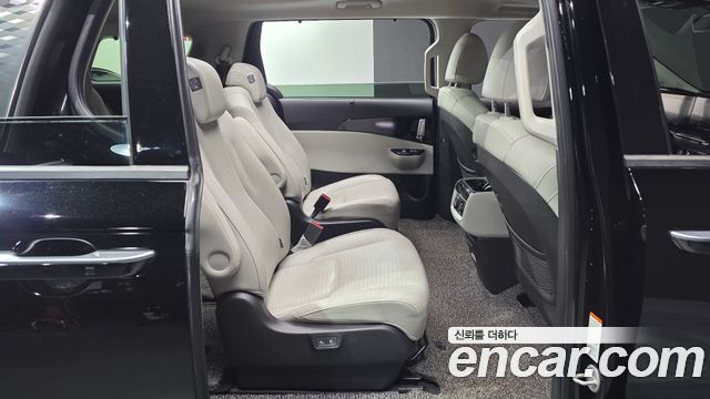 Kia Canival 2022 — photo 11