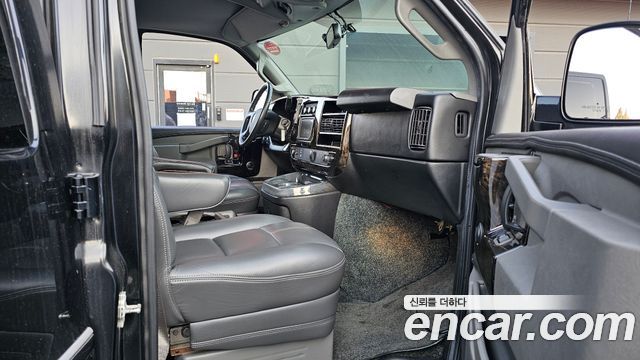 Chevrolet Express Van 2016 — photo 12