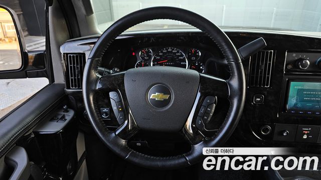 Chevrolet Express Van 2016 — photo 15