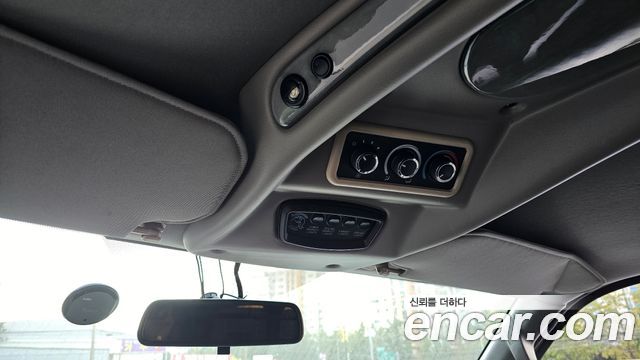 Chevrolet Express Van 2016 — photo 16