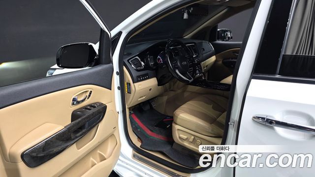 Kia Canival 2019 — photo 13
