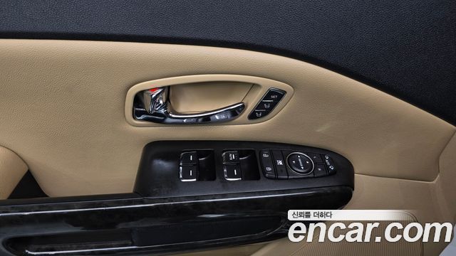Kia Canival 2019 — photo 24